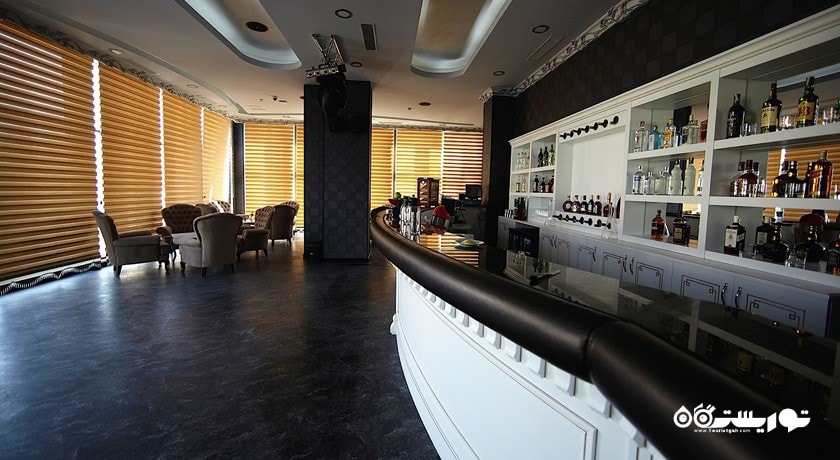 نمای بار هتل دیوان اکسپرس باکو