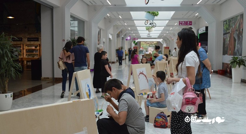 مرکز خرید ریو مال شهر ارمنستان کشور ایروان