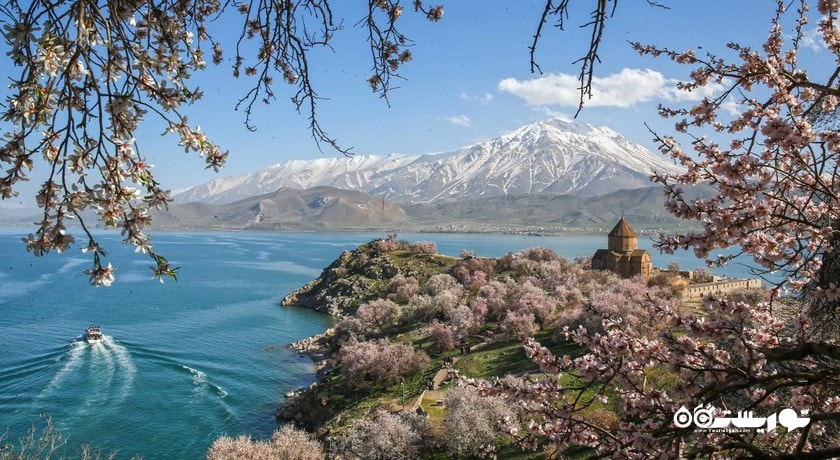 جزیره آکدامار یا آختامار -  شهر وان