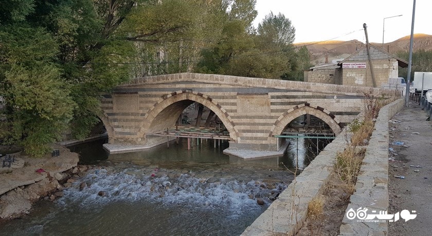 قلعه هوشاپ -  شهر وان