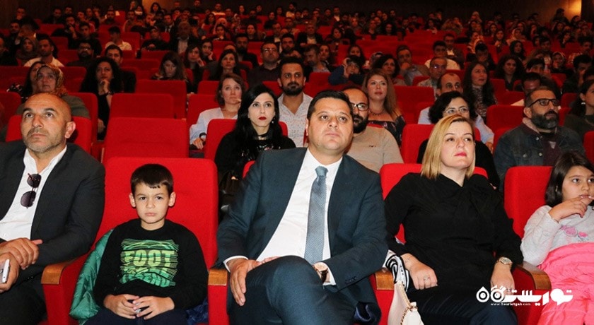 سالن تئاتر دولتی وان -  شهر وان