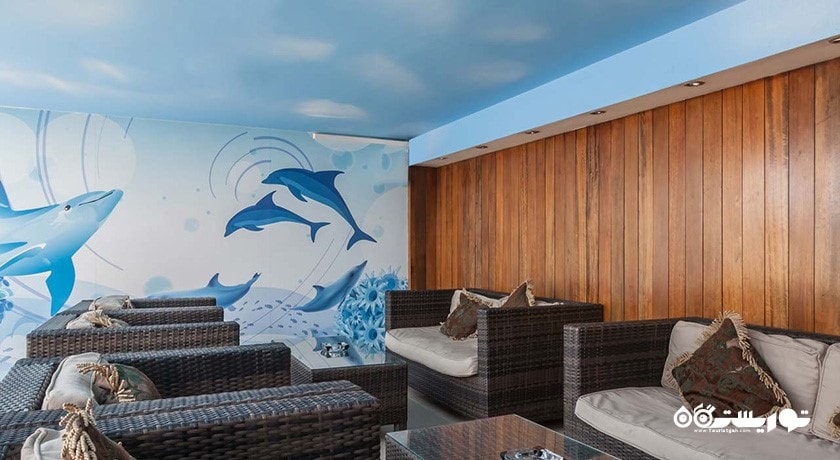 دلفین بار هتل هالیدی این البرشا