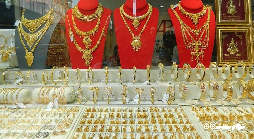 مرکز خرید تکا سنتر شهر سنگاپور کشور سنگاپور