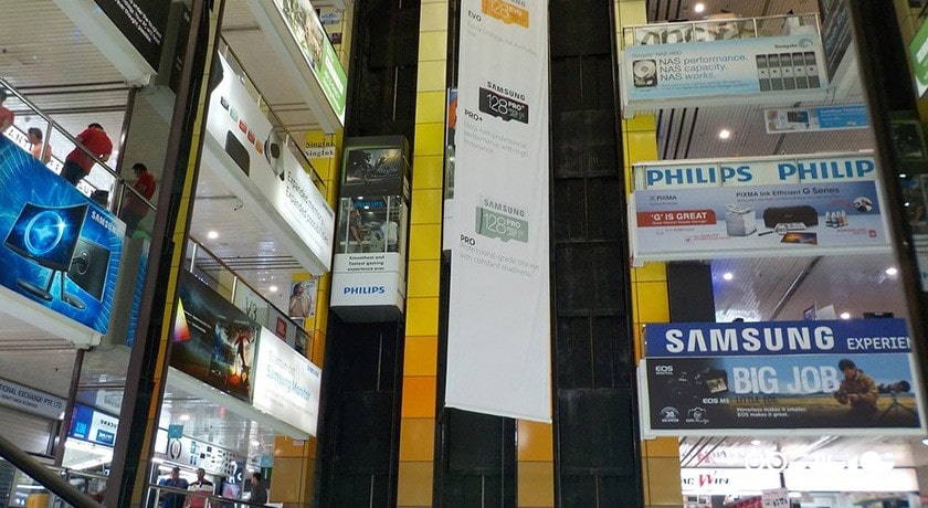 مرکز خرید مرکز خرید سیم لیم اسکوئر شهر سنگاپور کشور سنگاپور