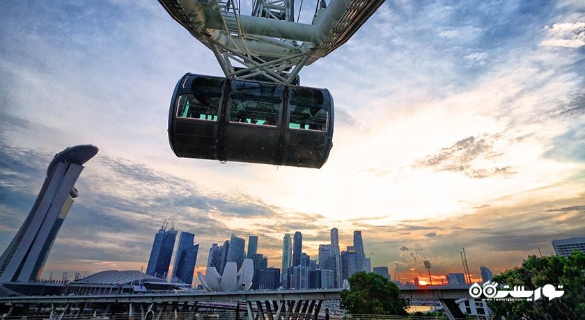 سرگرمی پرنده سنگاپور (چرخ و فلک سنگاپور) شهر سنگاپور کشور سنگاپور