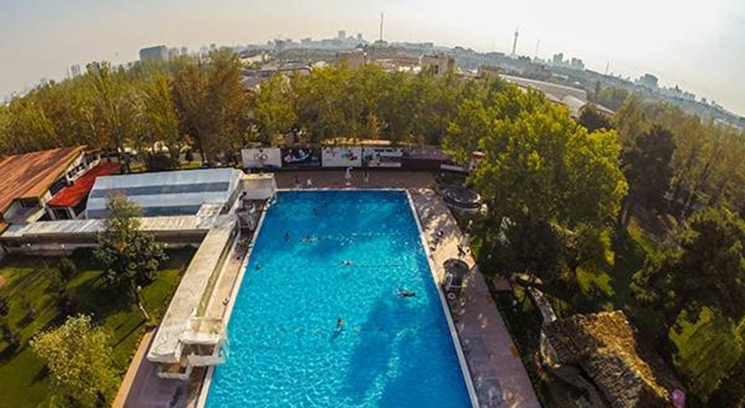  استخر چهار فصل باشگاه انقلاب شهر تهران استان تهران