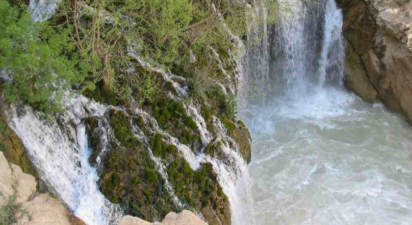  آبشار آب ملخ شهرستان اصفهان استان اصفهان