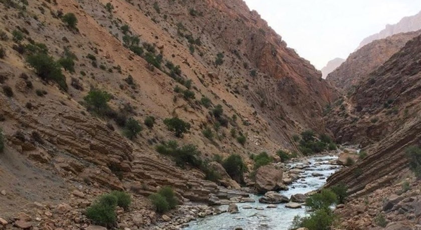  آبشار آب ملخ شهرستان اصفهان استان اصفهان