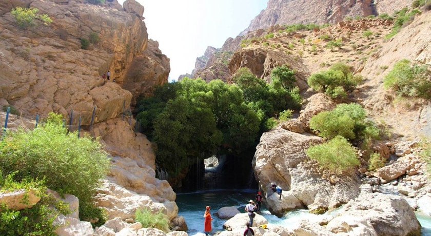  آبشار آب ملخ شهرستان اصفهان استان اصفهان