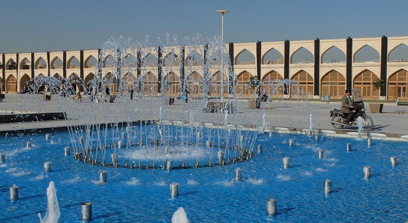  میدان عتیق (میدان امام علی) شهرستان اصفهان استان اصفهان