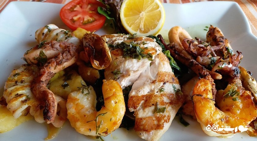 رستوران رستوران آناناس شهر مارماریس 