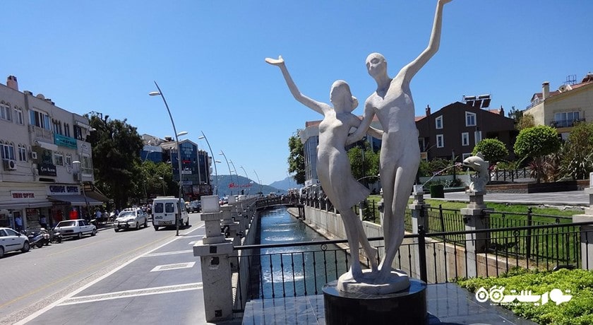 میدان جوانان نوزدهم ماه مه و فواره های رقص آب -  شهر مارماریس