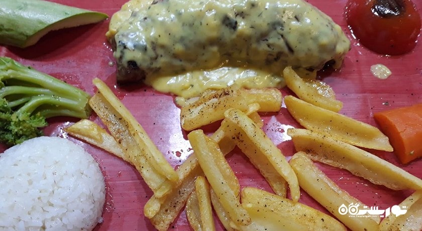 رستوران رستوران و بار حصیر شهر آلانیا 