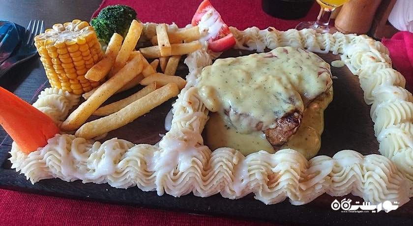 رستوران رستوران و بار حصیر شهر آلانیا 