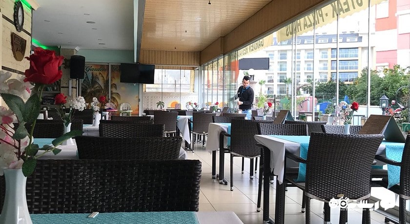 رستوران رستوران گاردن اند بار شهر آلانیا 