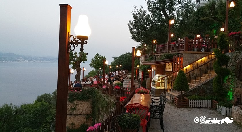 رستوران رستوران کاله پانوراما شهر آلانیا 