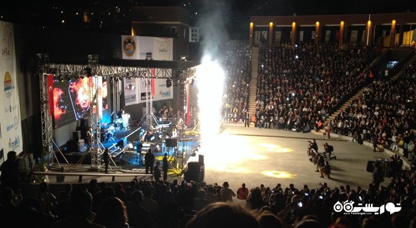 سرگرمی سالن تئاتر روباز آلانیا شهر ترکیه کشور آلانیا