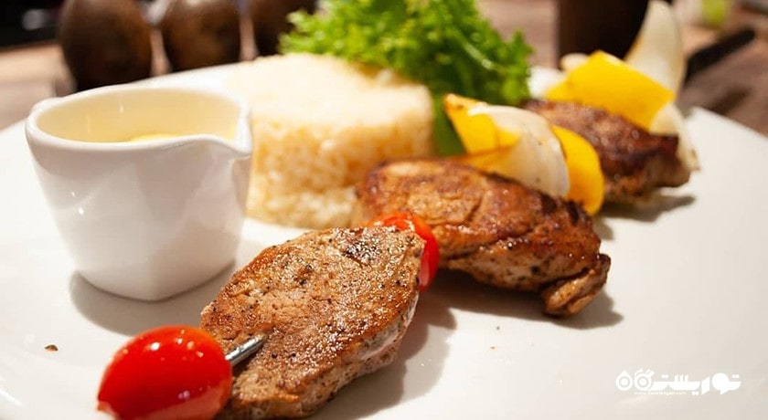 رستوران  تو لاینز رستوران اند پاب شهر پاتایا 