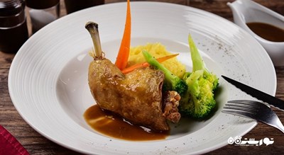 رستوران  تو لاینز رستوران اند پاب شهر پاتایا 