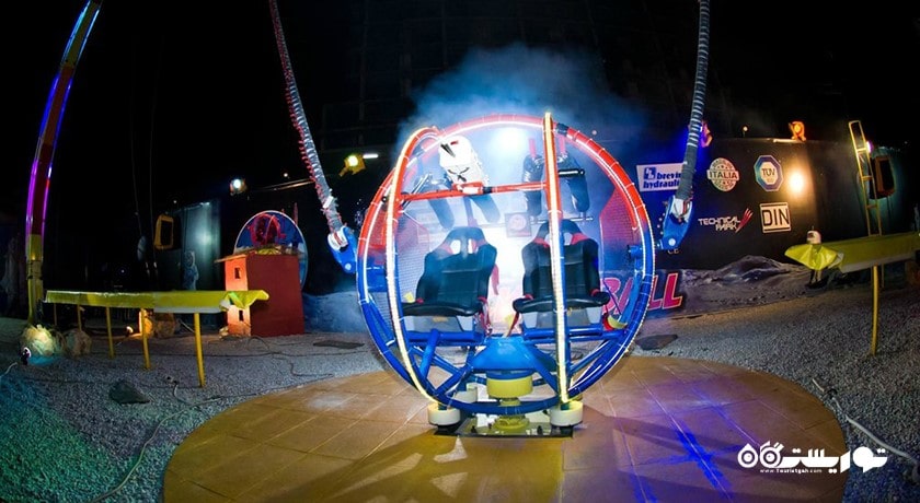 سرگرمی راکت بال در اسکای 2 پاتایا شهر تایلند کشور پاتایا