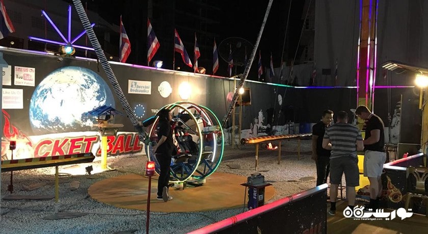 سرگرمی راکت بال در اسکای 2 پاتایا شهر تایلند کشور پاتایا