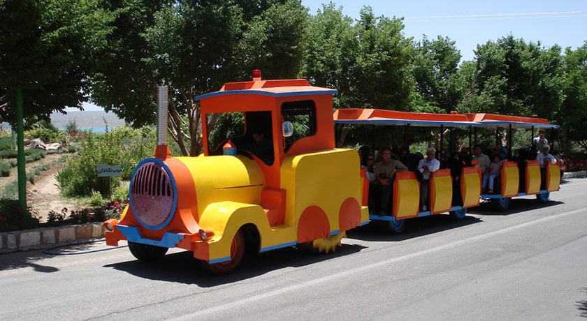  دهکده تفریحی زاینده رود شهرستان اصفهان استان چادگان