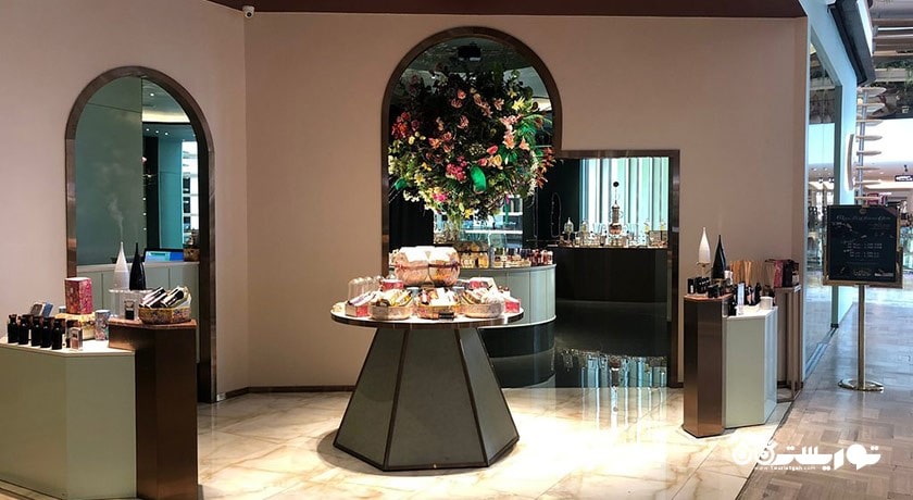 مرکز خرید مرکز خرید گیسورن ویلج شهر تایلند کشور بانکوک