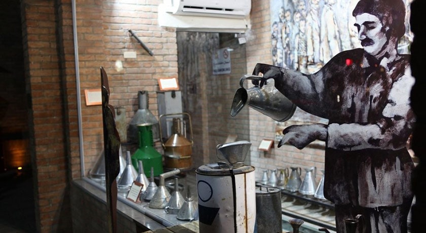  موزه پمپ بنزین دروازه دولت شهرستان تهران استان تهران