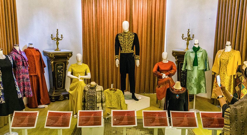  موزه پوشاک سلطنتی (کاخ شمس) شهرستان تهران استان تهران