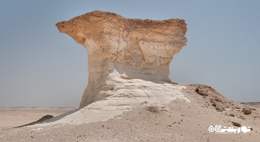 سرگرمی پیاده روی در تشکیلات صخره ای راس ابروق شهر قطر کشور دوحه