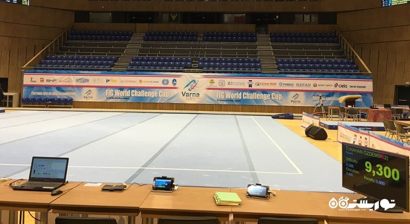 کاخ فرهنگ و ورزش -  شهر وارنا