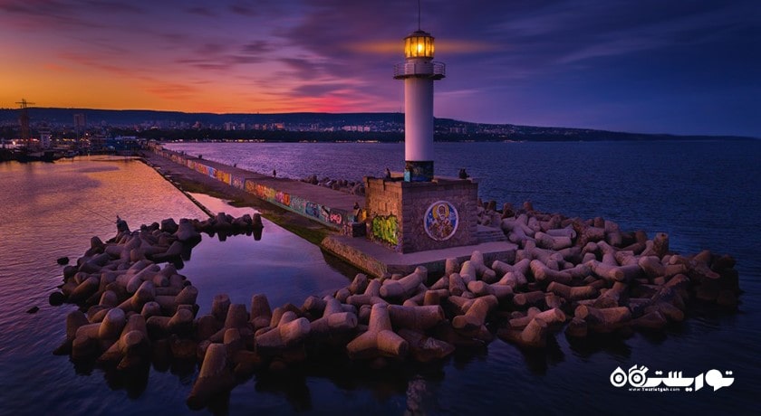 فانوس دریایی وارنا -  شهر وارنا