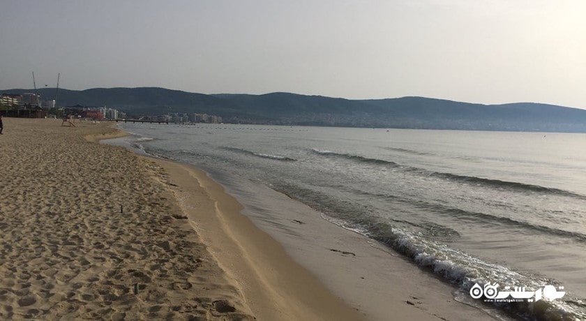 سرگرمی ساحل آفتابی شهر بلغارستان کشور وارنا