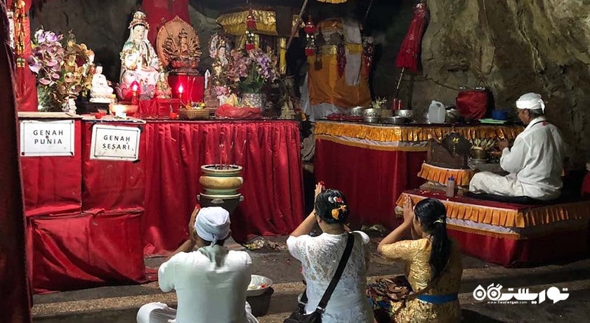 معبد گوآ گیری پوتری -  شهر بالی