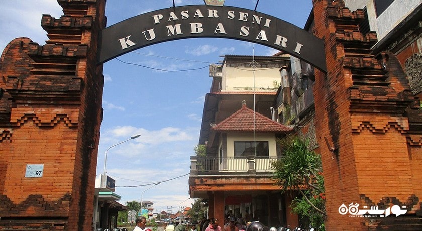 مرکز خرید بازار هنر کومباساری شهر اندونزی کشور بالی