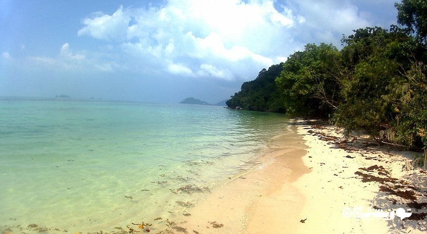 سرگرمی کایاک سواری در کو تائن  شهر تایلند کشور کو سامویی