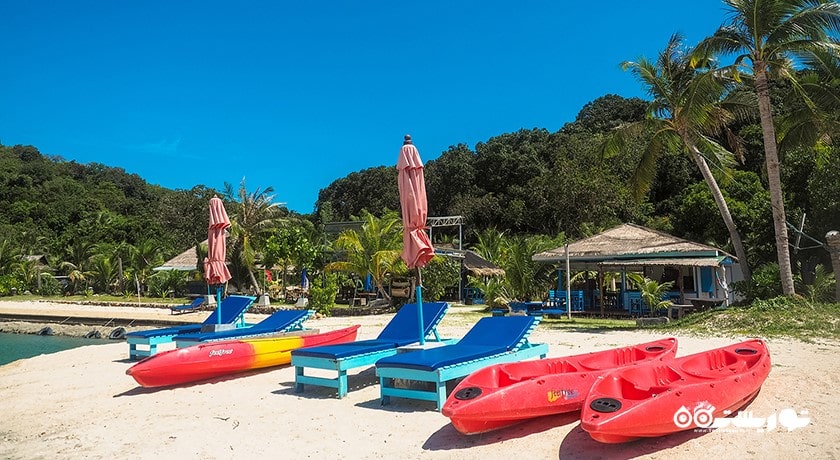 سرگرمی کایاک سواری در کو تائن  شهر تایلند کشور کو سامویی