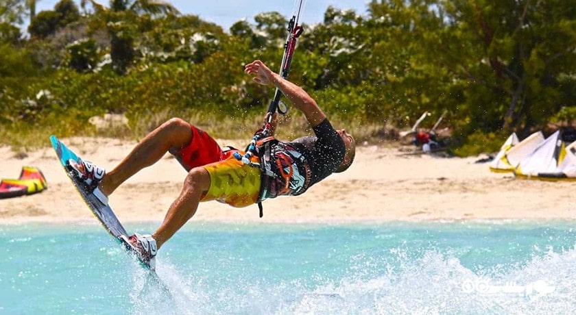 سرگرمی کایت سواری در کو سامویی شهر تایلند کشور کو سامویی