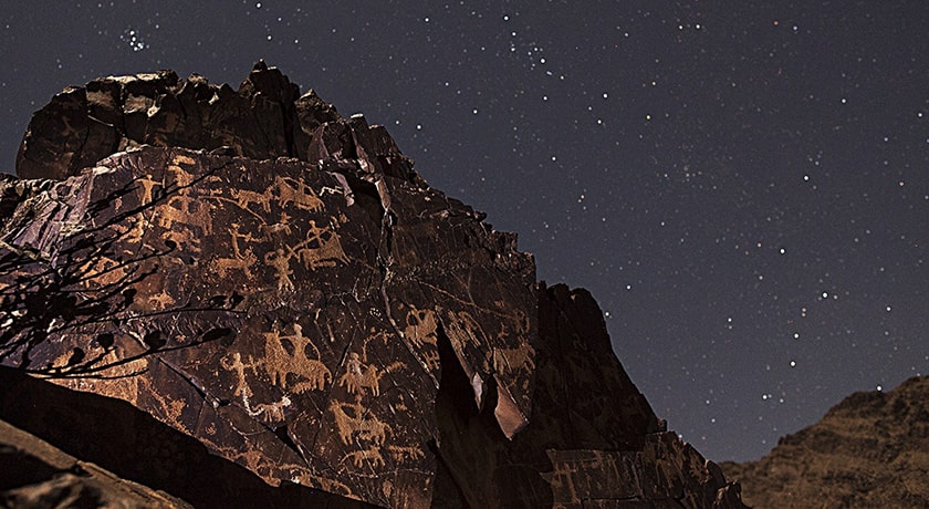  سنگ نگاره های کوه ارنان شهرستان یزد استان مهریز