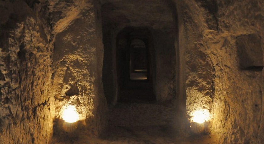  شهر زیرزمینی نوش آباد شهرستان اصفهان استان آران و بیدگل