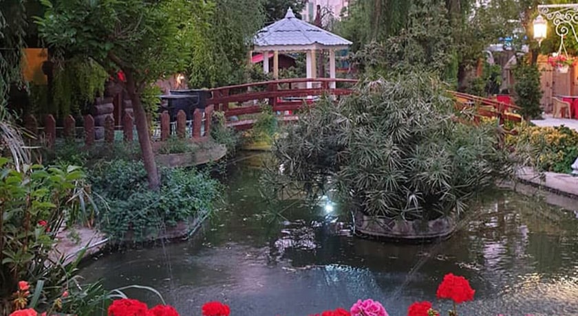 کافه باغ برکه -  شهر شیراز