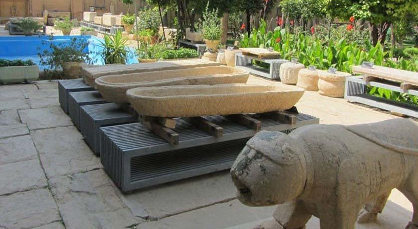  موزه سنگ هفت تنان (باغ موزه هفت تنان) شهرستان فارس استان شیراز
