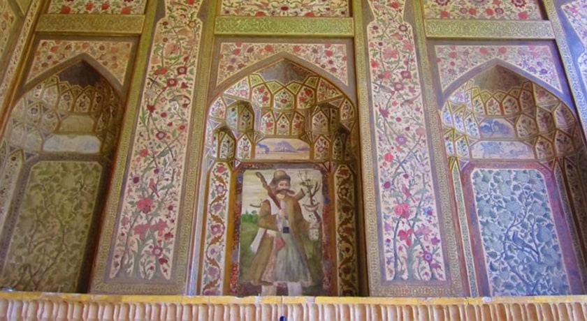  موزه سنگ هفت تنان (باغ موزه هفت تنان) شهرستان فارس استان شیراز