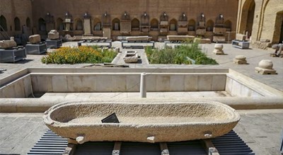  موزه سنگ هفت تنان (باغ موزه هفت تنان) شهرستان فارس استان شیراز