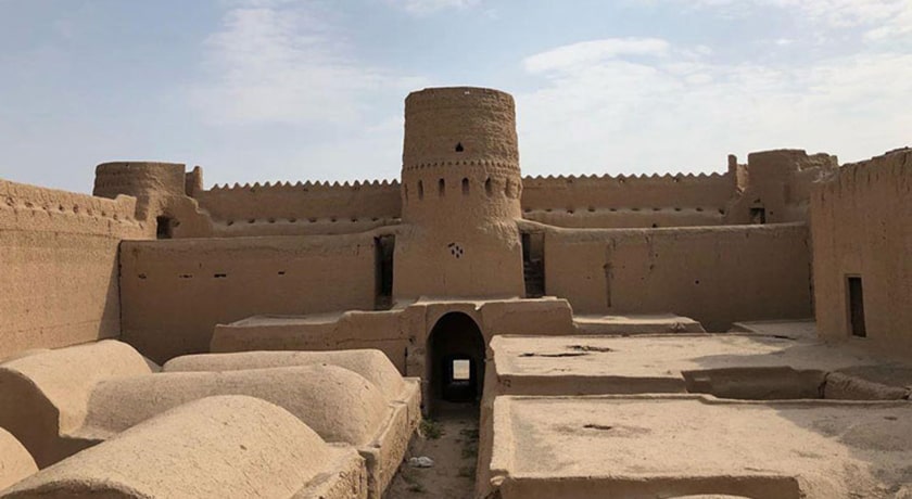  قلعه دهوک شهرستان یزد استان مهریز