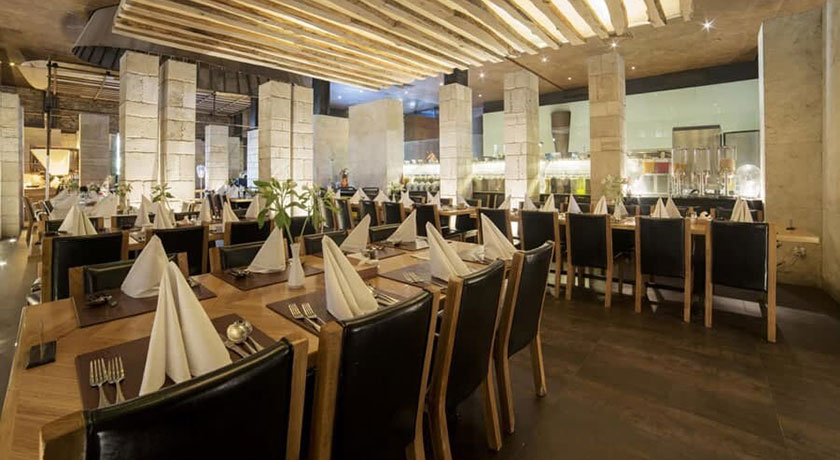 رستوران مجموعه رستوران هفت خوان شهر شیراز 