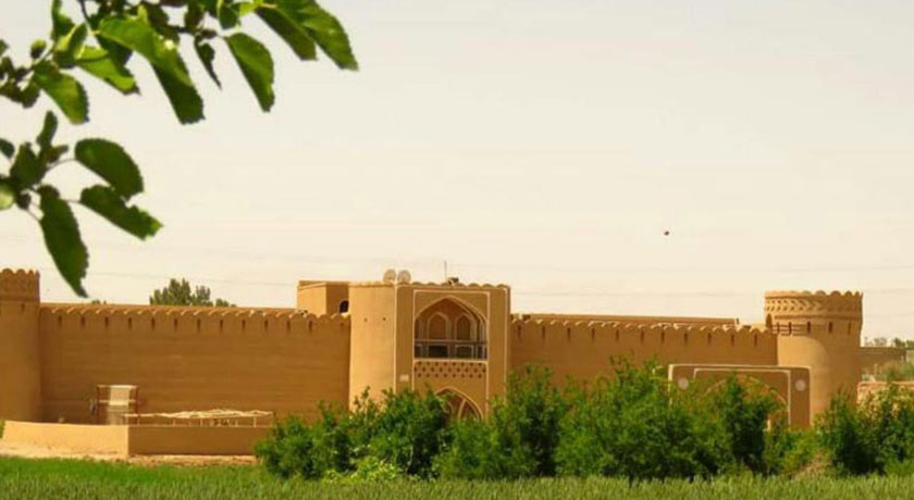  اقامتگاه سنتی قلعه وزیر شهرستان یزد استان میبد