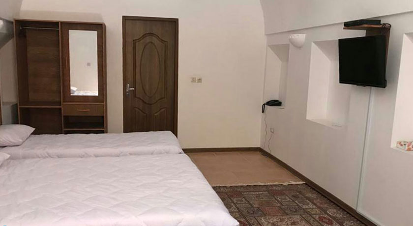  اقامتگاه سنتی قلعه وزیر شهرستان یزد استان میبد