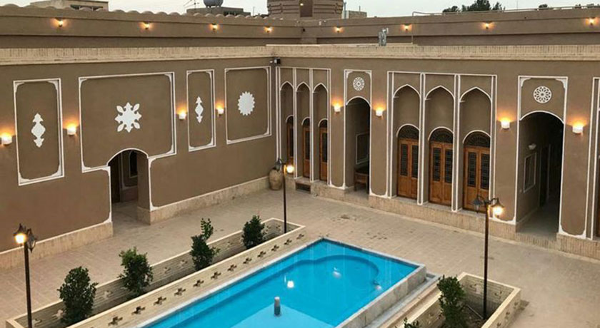 اقامتگاه سنتی قلعه وزیر -  شهر میبد