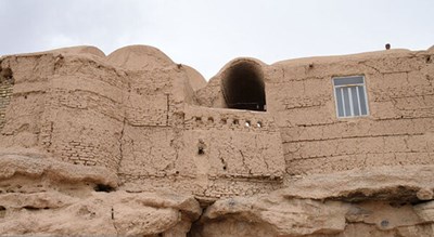 خندق های سنگی قلعه سرور خان -  شهر یزد
